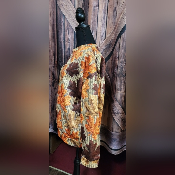 SHEIN NWOT Women's Long Sleeve Loose Fit Leaf Print Round Neck Casual Top - Picture 6 of 8